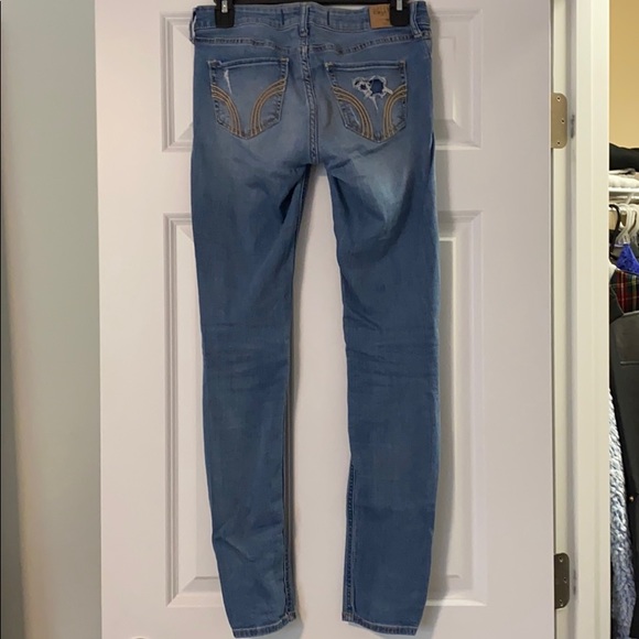 Hollister distressed jeans - Picture 2 of 5